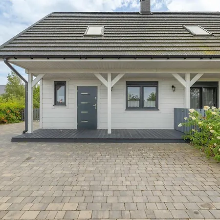 Baltic With Parking By Renters * Zastan