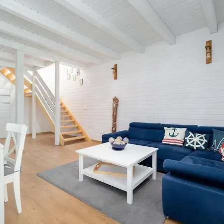 Baltic With Parking By Renters *