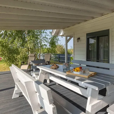 Baltic With Parking By Renters *